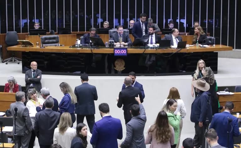 Câmara aprova urgência para PL que obriga prisão preventiva para crimes hediondos