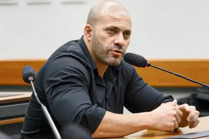 Defesa pede que Moraes reconsidere decisão e solte Daniel Silveira