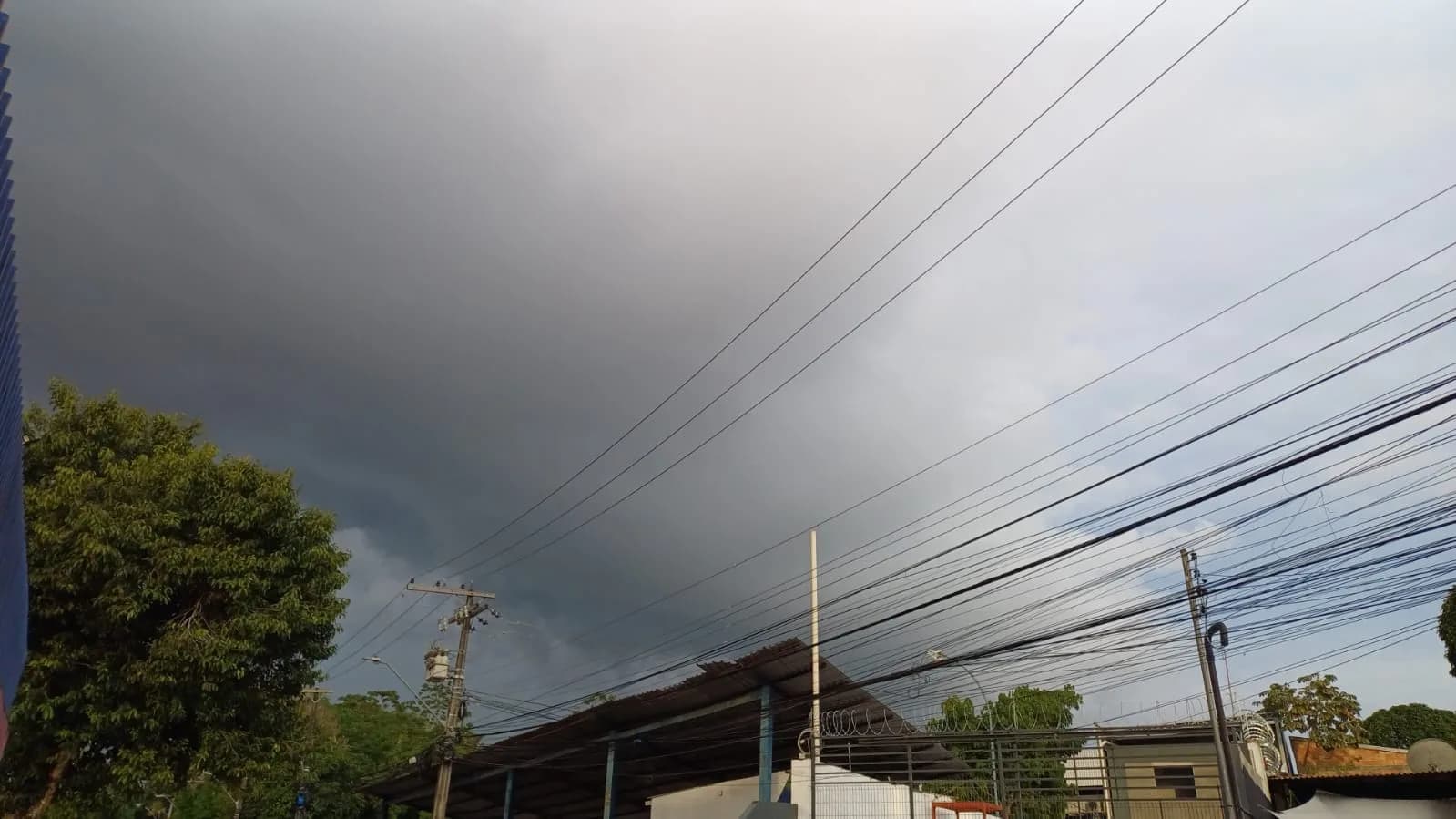 Quatro ocorrências registradas em Manaus nesta segunda (10), após chuva