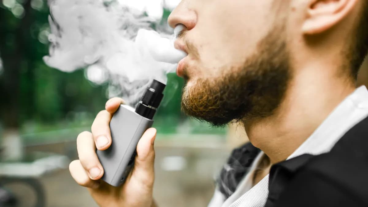 Cigarros eletrônicos podem ter lei que reforça a proibição no Brasil; entenda