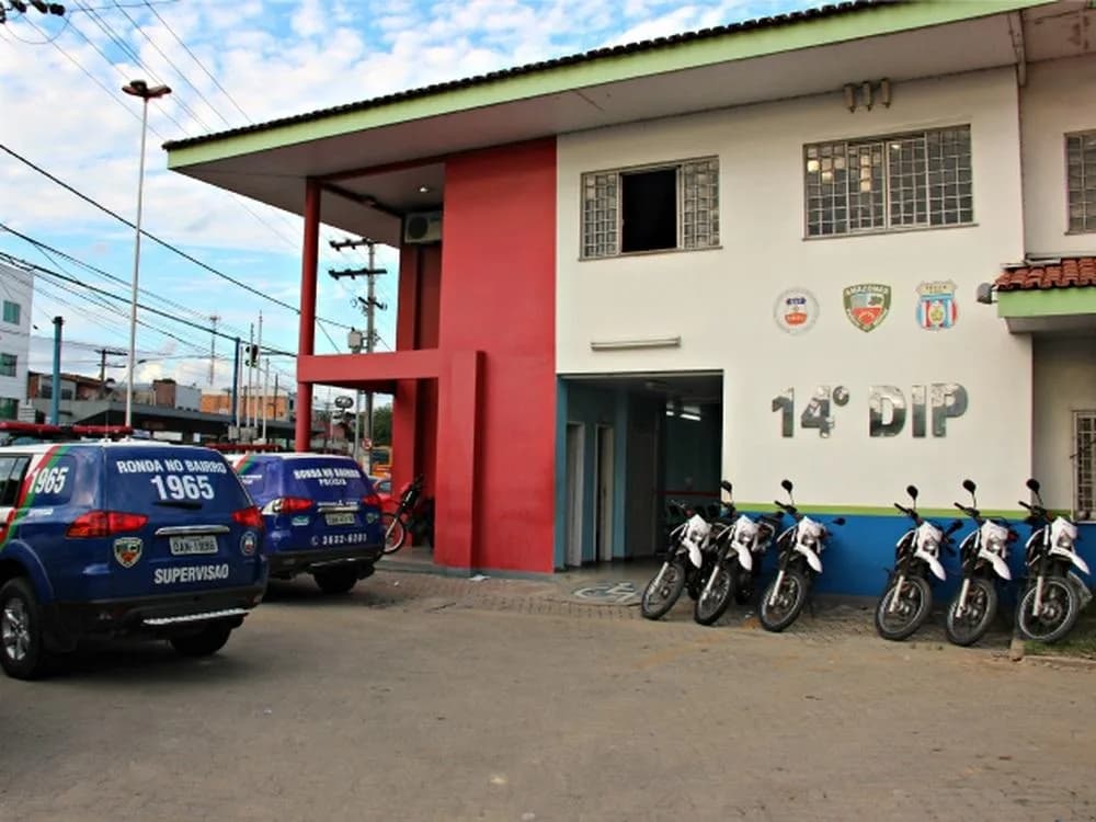 Denúncia leva polícia a casa usada como ponto de embalo de drogas na zona Leste de Manaus