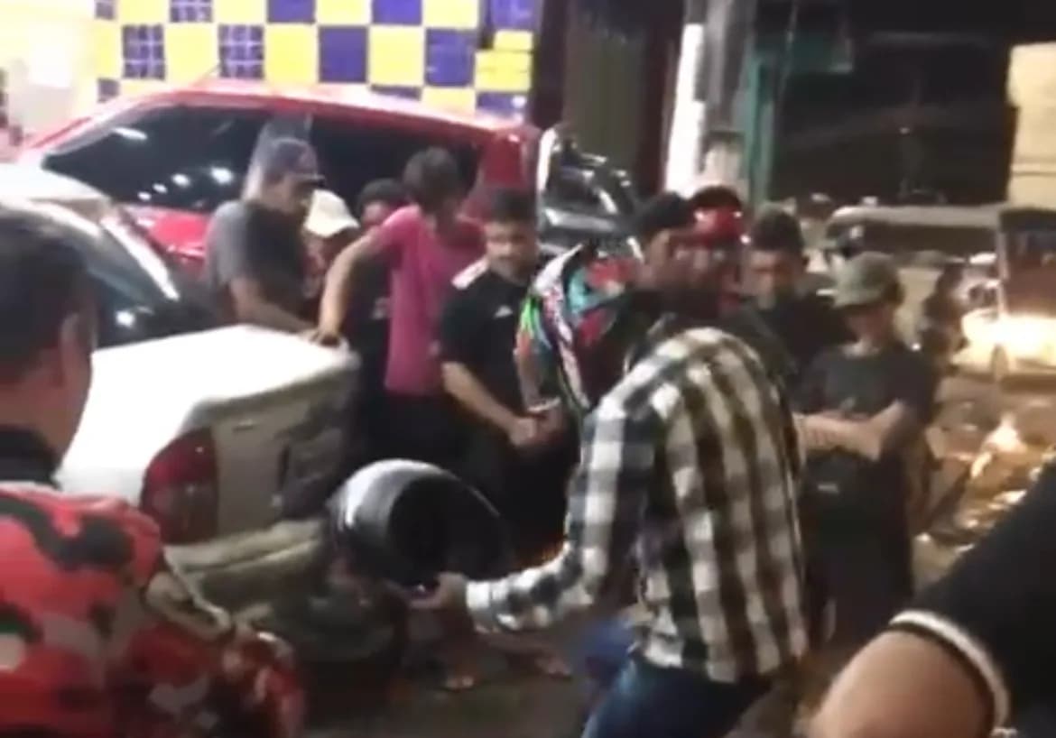 IMAGEM FORTE: Suspeito de assalto é espancado até a morte em Manaus