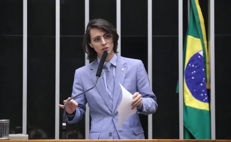 Amom Mandel revela convites de vários partidos e admite possível mudança