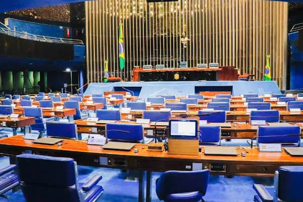 Eleições 2026: Na dança das cadeiras, quem ficar em pé, fica sem mandato no Senado