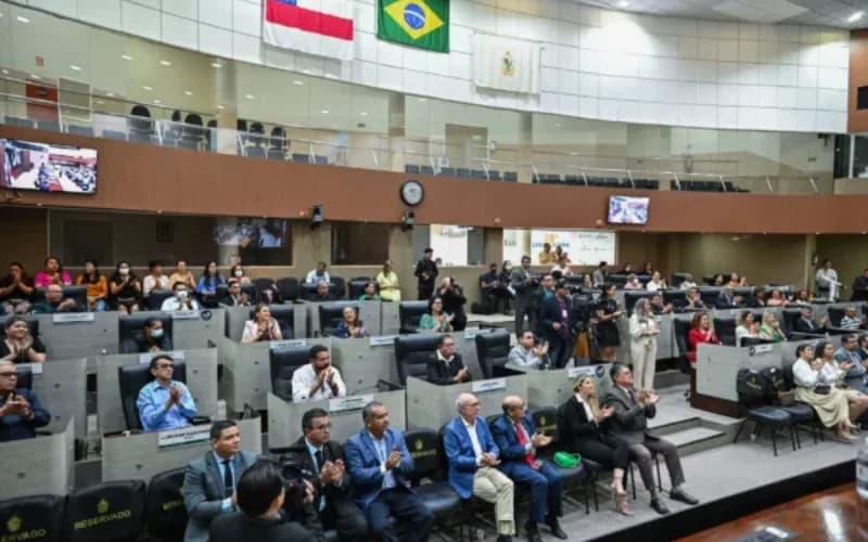 Com doze votos contrários, vereadores aprovam regime de urgência em pedidos de empréstimos da Prefeitura de Manaus
