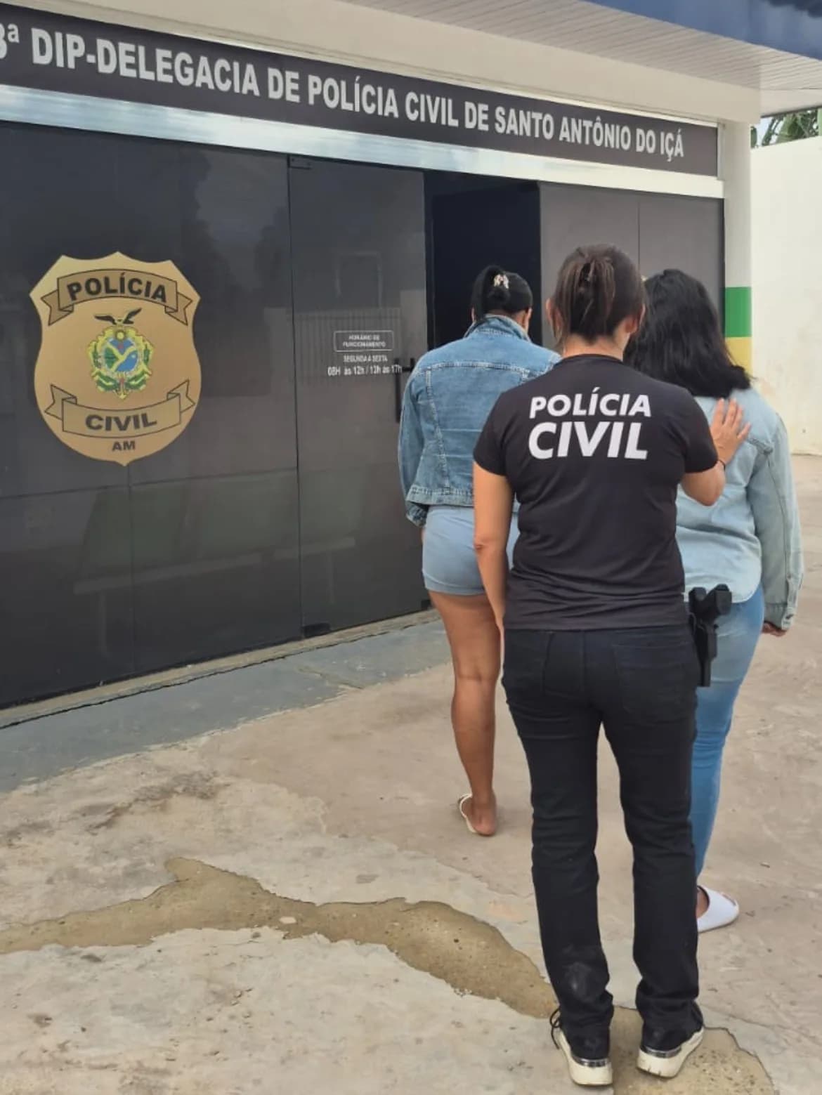 Duas mulheres são presas com mais de 4kg de drogas no Amazonas