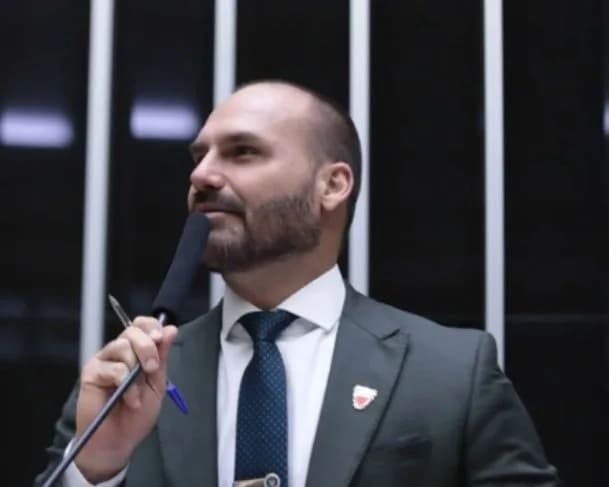 Eduardo Bolsonaro vai disputar o Senado nas eleições, diz presidente do PL