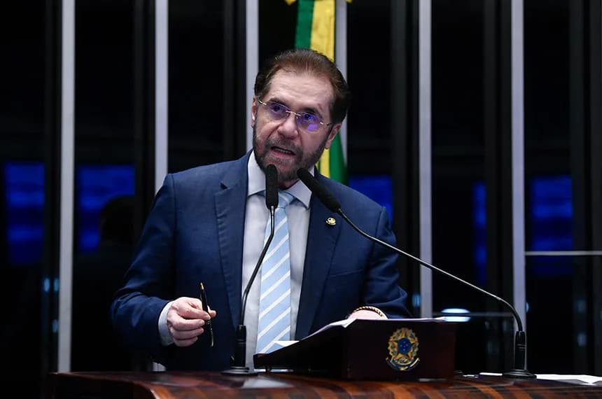 ‘Se julgam semideuses’: Plínio volta a criticar atuação de ministros do STF