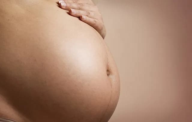 Marido é preso suspeito de espancar esposa grávida de 7 meses em Manaus