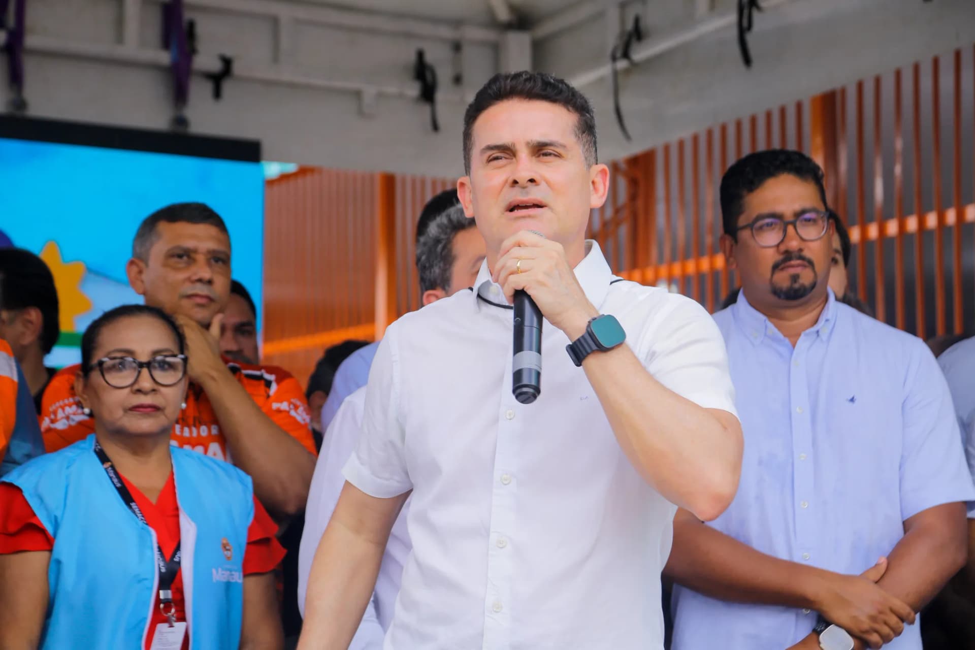 Prefeito David Almeida anuncia concurso público com 1.500 vagas para a Semed