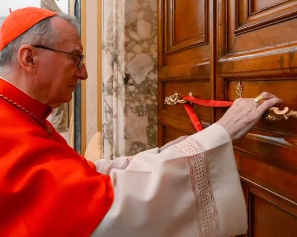 Aposentos do Papa são selados por Camerlengo do Vaticano