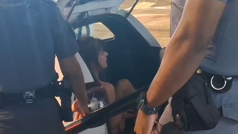 VÍDEO: Ex-panicat é detida pela 3ª vez após confusão em mercado de São Paulo