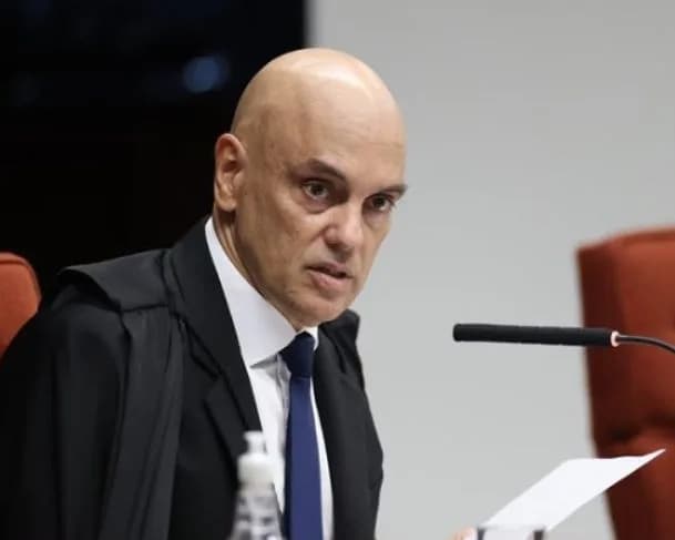 Moraes acredita que Bolsonaro pode ser absolvido, mas vai seguir inelegível