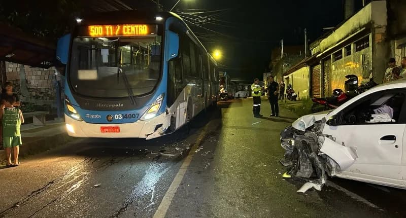 Acidente entre carro e ônibus da linha 500 deixa dois feridos na zona Norte de Manaus