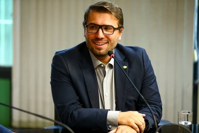 Ex-presidente do INSS no governo Bolsonaro é demitido do Ministério da Previdência