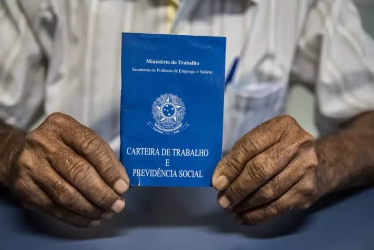 Redução da jornada e salário mantido: entenda a PEC 6×1 costurada por Lula e Motta