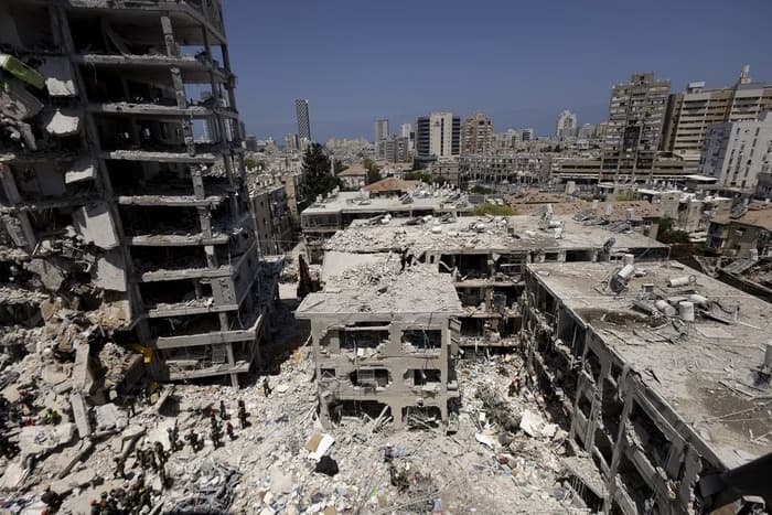 Irã lança ao menos 50 mísseis contra Israel neste domingo (15); explosões são ouvidas em Tel Aviv