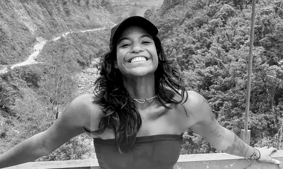 Corpo da brasileira que caiu em vulcão é resgatado na Indonésia