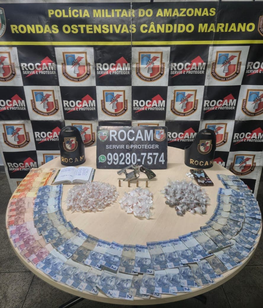 Mulher é presa com arma e drogas em camelô no Centro de Manaus