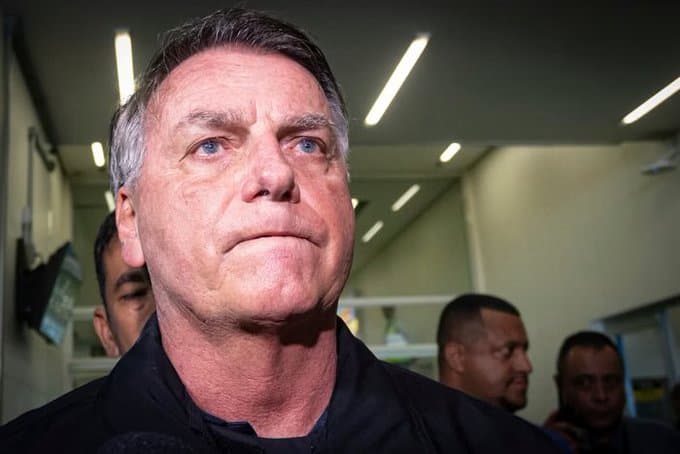 PF considera &#8220;pouco conteúdo&#8221; em pen drive e apurações seguem em celular de Bolsonaro