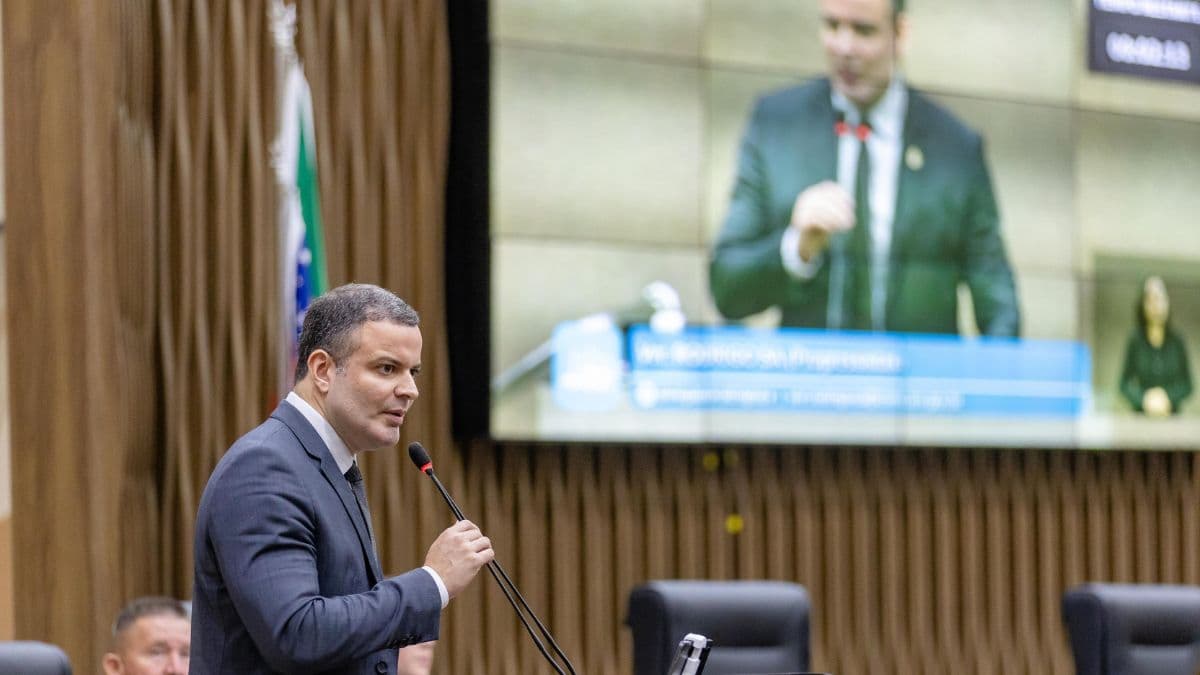 Dia do Motociclista: Rodrigo Sá reforça políticas públicas com o projeto de lei “Vida sobre Rodas”