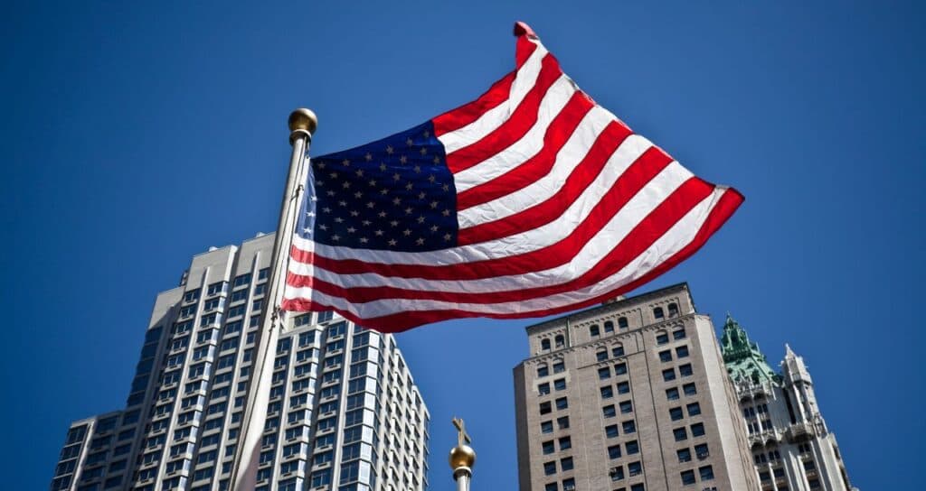 Governo dos EUA vai congelar concessão de vistos para Brasil, Rússia e outros países, diz emissora de TV