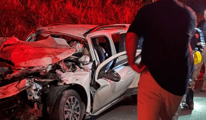 VÍDEO: Acidente entre carro e ônibus deixa mulher morta e 4 pessoas feridas na BR-174; imagens fortes