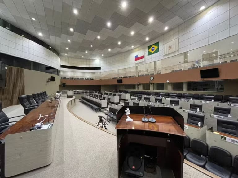 Câmara de Manaus extingue Fundo Especial após alerta do TCE sobre riscos e possíveis responsabilizações