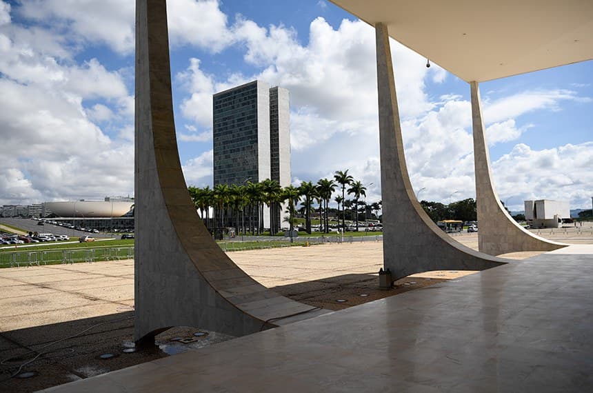 Presente para parlamentares: LDO prevê pagamento de emendas antes das eleições