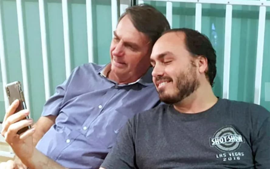 Carlos visita Bolsonaro e faz desabafo: &#8220;O Velho está magro, não tem vontade de se alimentar&#8221;