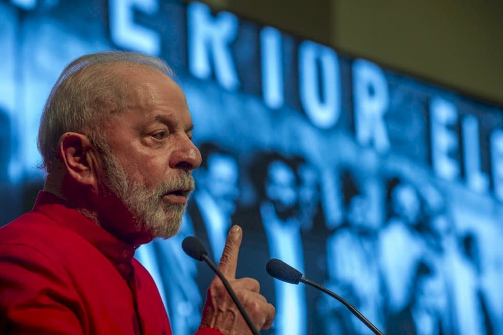 Lula diz que não vai desistir de criar moeda para substituir dólar: &#8220;Não preciso ficar subordinado&#8221;