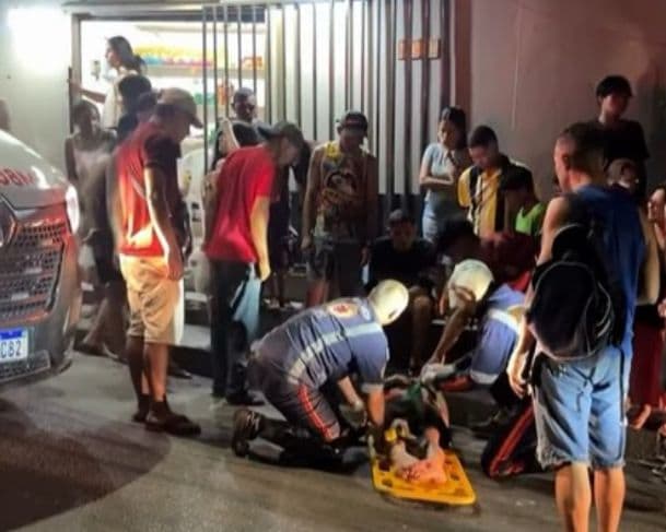 Mulher e criança ficam gravemente feridas em acidente de moto na zona Leste de Manaus