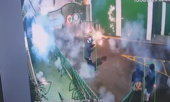 VÍDEO: CT do Palmeiras é atacado com bombas e rojões; clube fala em &#8216;terrorismo&#8217;