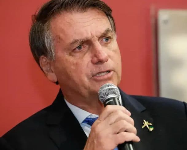 PF pede que agentes possam ficar dentro da casa de Bolsonaro