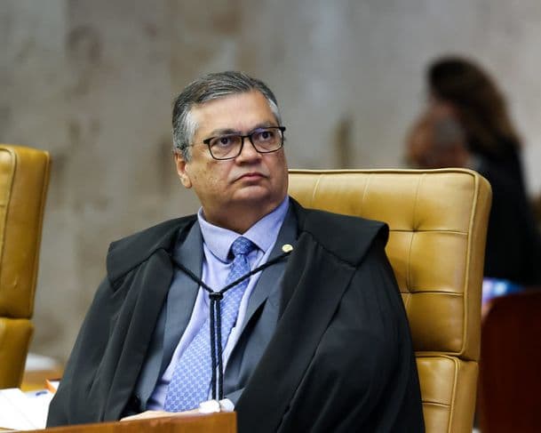 Flávio Dino diz que não é atribuição da embaixa dos EUA monitorar ministros do STF