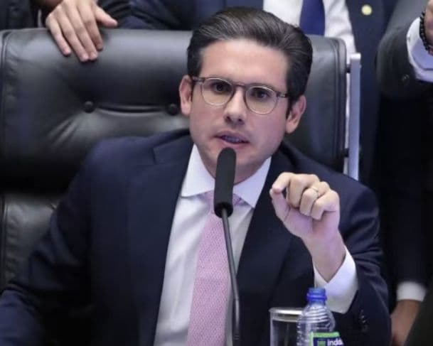 Hugo Motta diz não haver clima para &#8220;anistiar quem planejou matar pessoas&#8221; no Congresso
