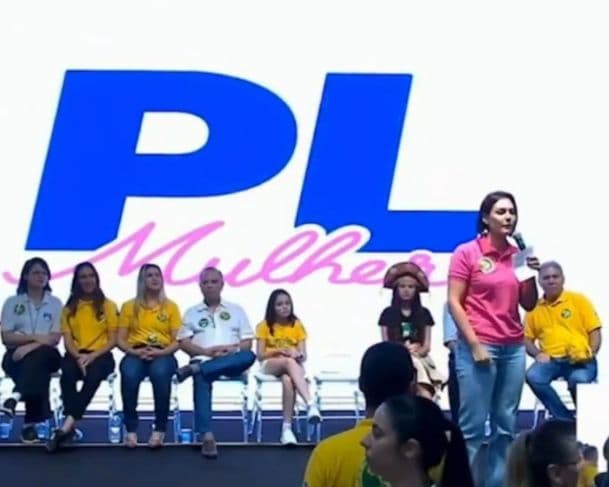Michelle Bolsonaro chama Lula de &#8216;pinguço&#8217; e diz que votar nele é &#8216;burrice&#8217;