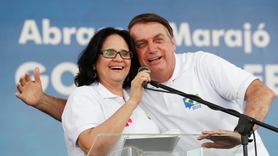 Damares Alves visita Bolsonaro antes de julgamento no STF: &#8220;Oramos juntos um pelo outro&#8221;