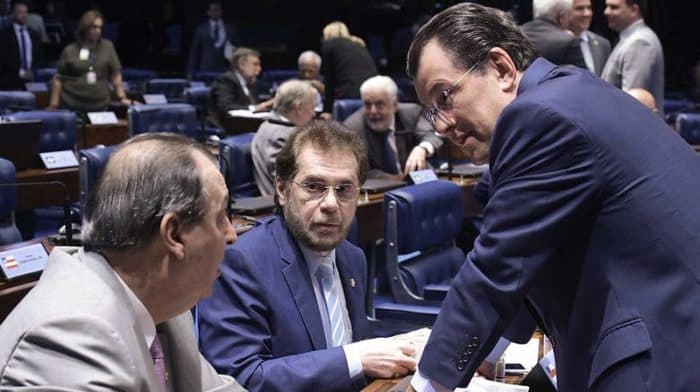 Senadores do Amazonas se unem contra PEC da Blindagem no Senado