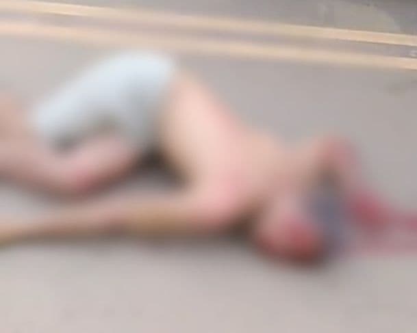 Imagens fortes: Motociclista morre após grave acidente na zona Rural de Itacoatiara