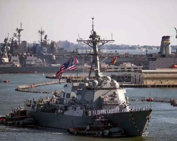 Caças venezuelanos sobrevoam navio americano; Pentágono diz que ação foi &#8220;altamente provocativa&#8221;
