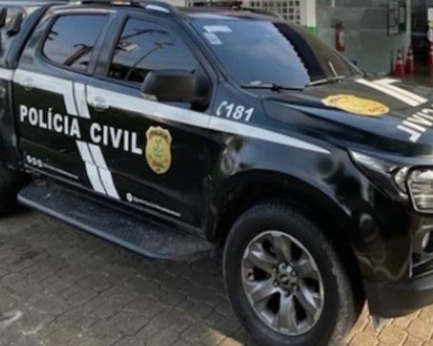 Homem é preso após agredir e perseguir ex-companheira que estava com bebê no colo em Manaus