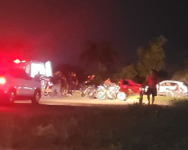 Motorista de aplicativo fica ferido após carro capotar em Ponta Negra