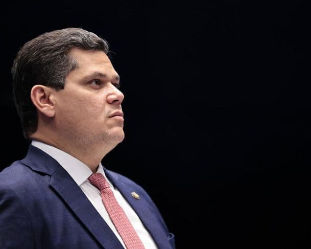 Davi Alcolumbre arquiva PEC da Blindagem após CCJ reiejtar por unanimidade
