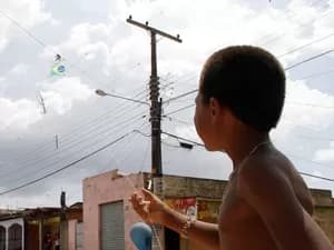 Abril será o mês da pipa segura em Manaus para reduzir acidentes com cerol, em proposta de Marcelo Serafim