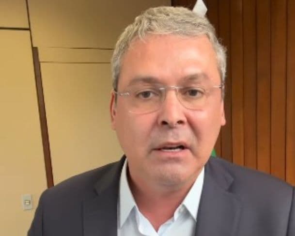 PT vai vetar qualquer proposta de anistia aprovada no Congresso; avisa Lindgbergh Farias