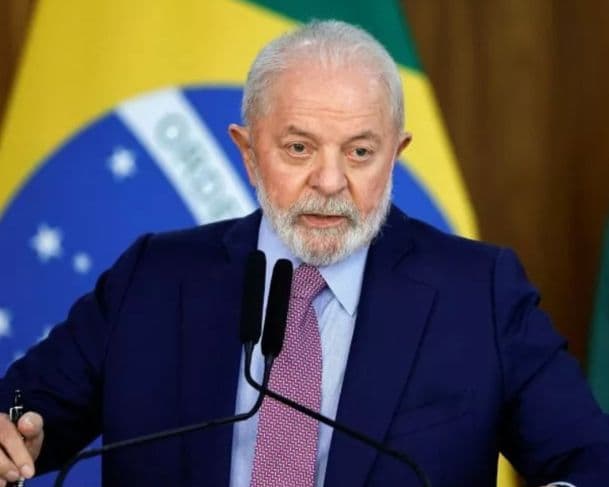 &#8220;Ele pode se defender como eu não pude&#8221;, dispara Lula sobre julgamento de Bolsonaro