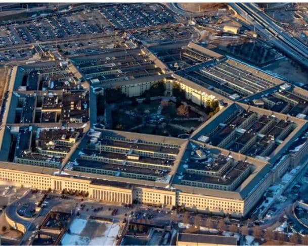 Donald Trump oficializa mudança de nome do Pentágono para &#8220;Departamento de Guerra&#8221;