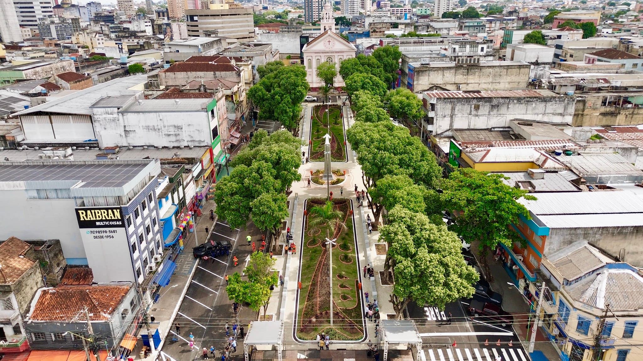 Praça dos Remédios é entregue revitalizada e se torna palco das celebrações dos 356 anos de Manaus