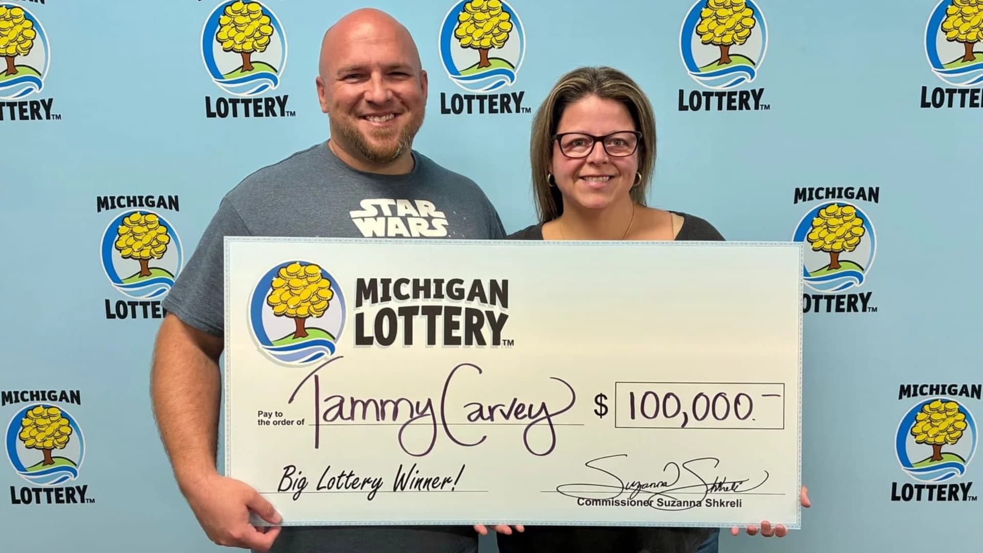 Nos EUA, mulher ganha bolada em loteria ao apostar em números escolhidos pelo ChatGPT